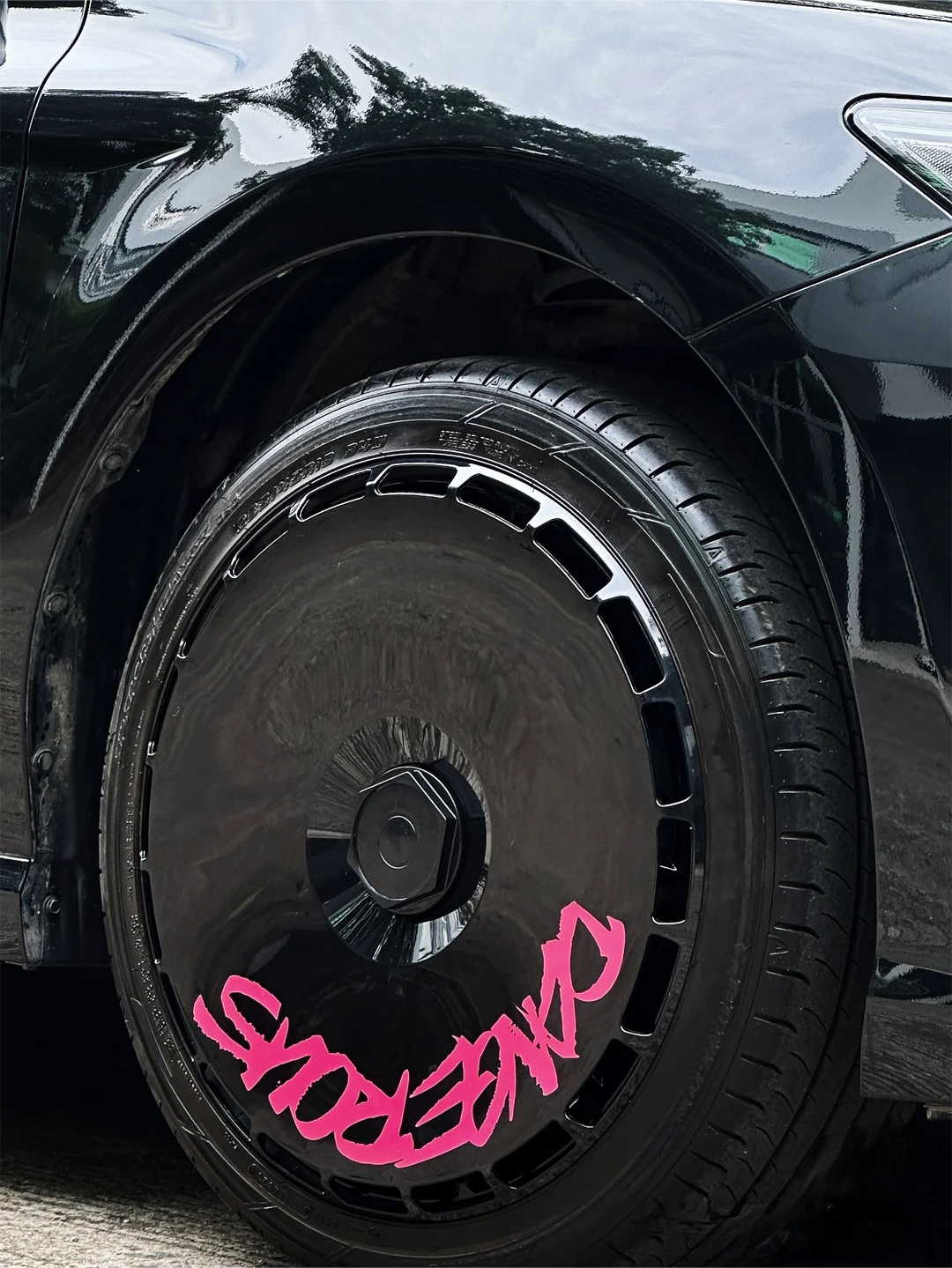 A2-3  Pink devil smiley face Tesla wheel covers for Model 3yxs 21" 20" 19" 18" hubcaps UV Printing