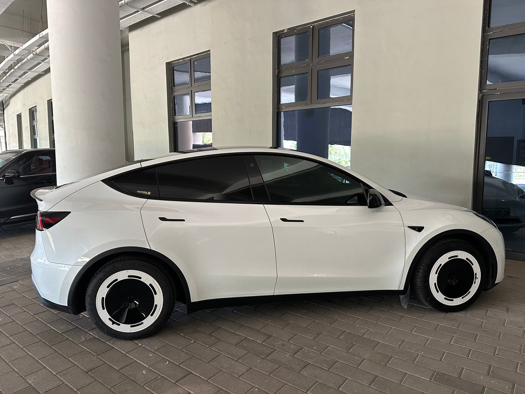 C4 Enjoliveurs noirs et blancs pour Tesla Model 3 18" ou Model Y 19"
